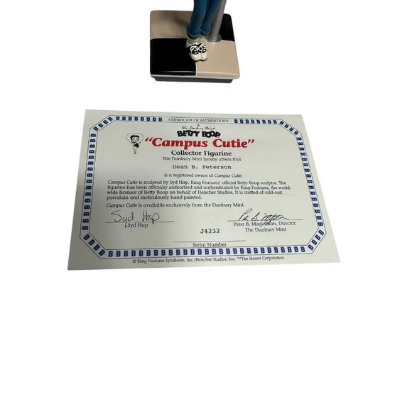 new BETTY BOOP collector figurine danbury mint CAMPUS CUTIE - Picture 2 of 6